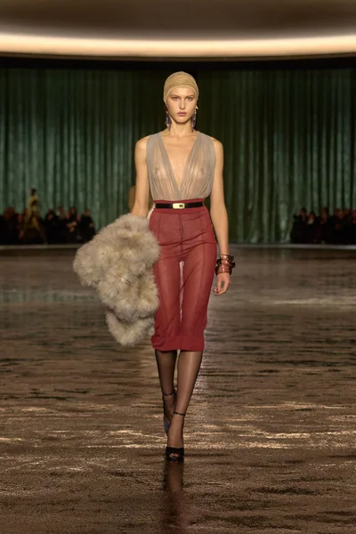 Look 26